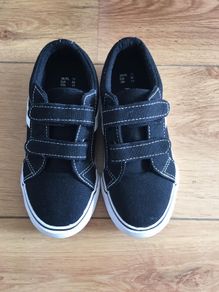 Kids trainers Size 11 Brand New