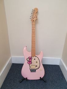 Squier Hello Kitty Stratocaster 2007 - Pink