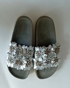 Ladies Leather Sandals