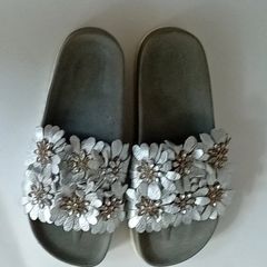 Ladies Leather Sandals