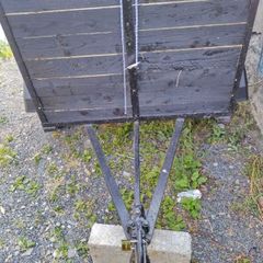 good strong handy size trailer