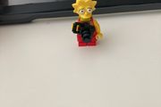 Lego Lisa Simpson from lego 71006