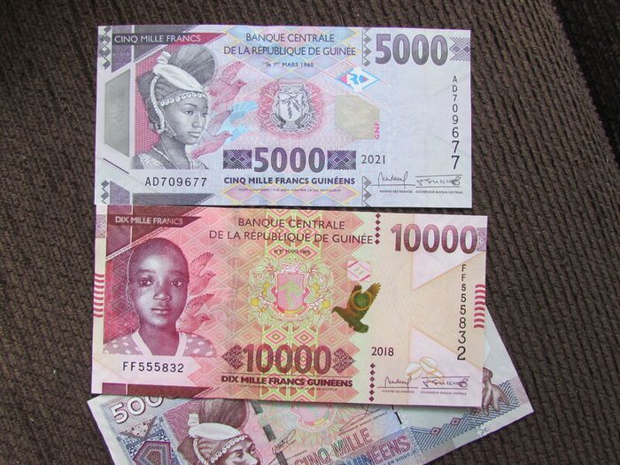 Guinea,West Africa.Lot of three Uncirculated Banknotes.