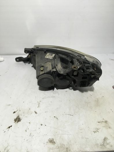 Puegoet expert 2007 headlight