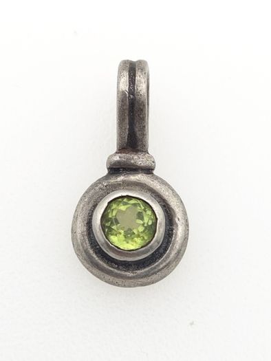Vintage 925 Sterling Silver & Peridot Pendant Charm