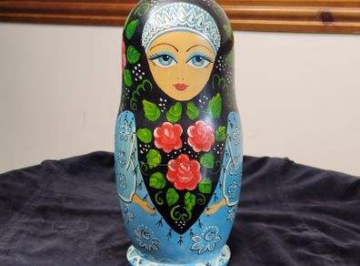 Vintage Russian Matryoshka Nesting Dolls 10 Pieces Moscow 1991 Signed S A Petukhova 25cm