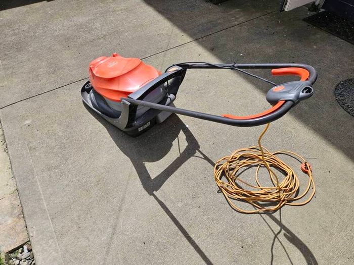 Flymo Easi Glide 330