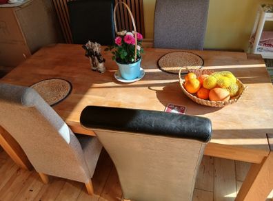 Beautiful Kitchen table and chairs