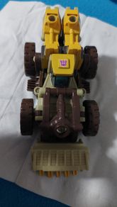 Transformer / toy / combiner