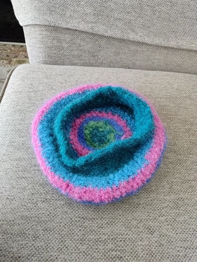 Multicoloured beret adult size acrylic knit in very good condition FREE STANDARD POSTAGE INCLUDED
