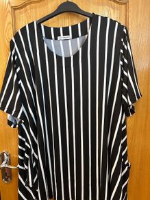 Magna 2 pocket tunic size 28/30