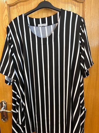 Magna 2 pocket tunic size 28/30