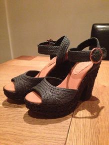Brand New Black Schuh Wedge Sandals Size 4