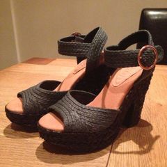 Brand New Black Schuh Wedge Sandals Size 4