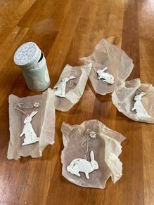 Maileg metal hand painted set of 5 rabbits in gift box .