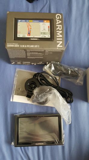 Garmin Drive 51 SAT NAVI UK @ Ireland LMT-S Lifetime maps @live traffic