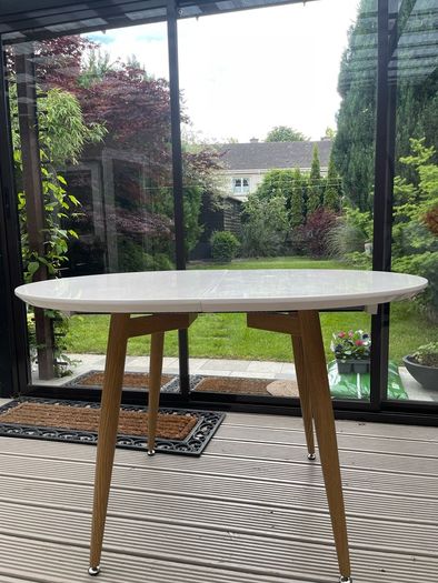 extendable dining table