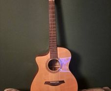 Lefthanded Acoustic Guitar