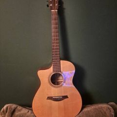 Lefthanded Acoustic Guitar
