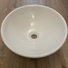 Sink/bowls x2