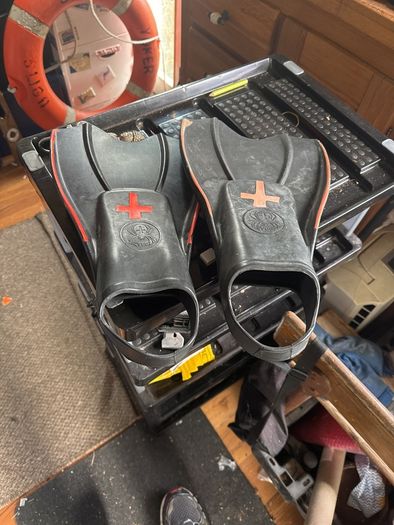 scuba diving fins