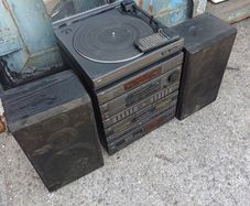 JVC set amplifier radio and cassette player, record player.