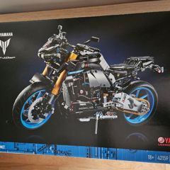 lego technic 42159 yamaha MT10-SP