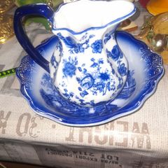 Beautiful Old Style Blue and White Jug and Basin, Postage Available, Lots more Antiques and Collectables including Oil Lamps in my other ads