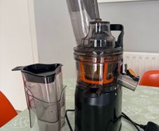 Cold Pressed Juicer - like new