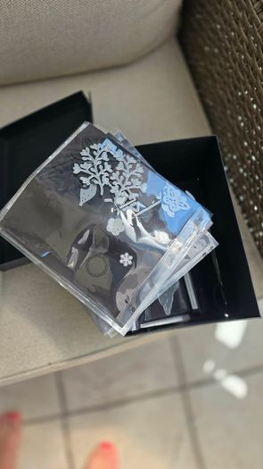 Sizzix die cutting machine & approx 100 dies with new cutting plates