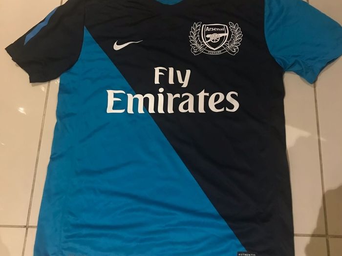 Arsenal Away Jersey 2011-2012