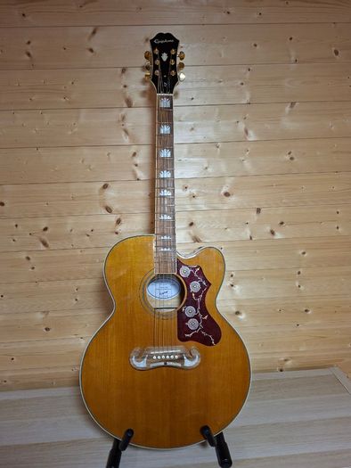 Epiphone EJ-200SCE Electro Acoustic Vintage Natural + Hard Case