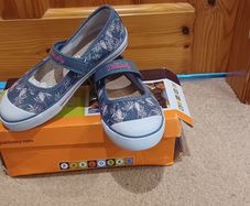 Brand new Pablosky shoes EU 32/Uk 13