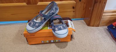 Brand new Pablosky shoes EU 32/Uk 13