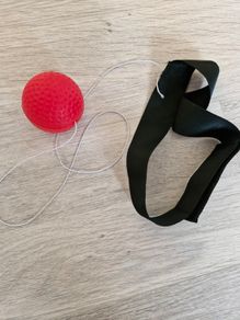 Reflex training ball