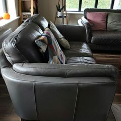 2 Sofas