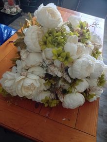Faux flowers x 6