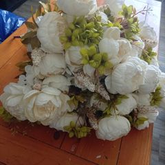 Faux flowers x 6