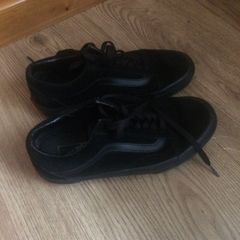 boys/girls black Vans Size 4