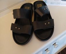 sandles  carla scarpa size 5