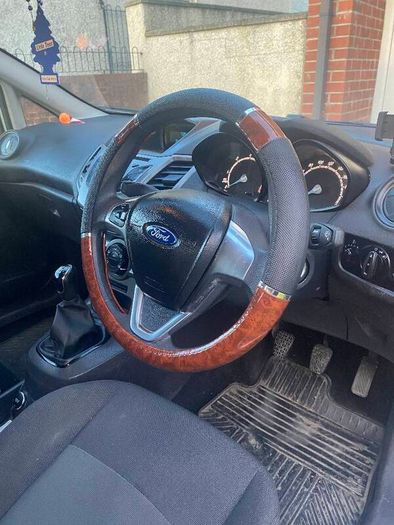 Ford Fiesta Van 152
