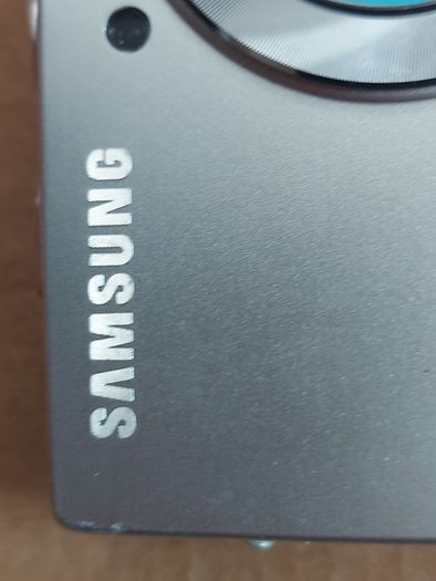 Samsung L100 Digital Camera, 8.1 Megapixels, No Battery or Memory Card, in excellent cosmetic condition, being sold for parts or repair