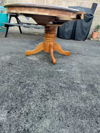 Round Dining Table + 6 chairs