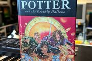 Harry Potter and the Deathly Hallows Hardback - 1st Edition Bloomsbury