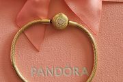 Pandora moments sparkly crown snake bracelet