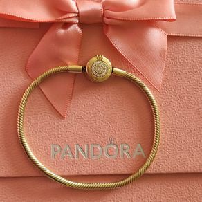 Pandora sparkling crown moment charm bracelet(retail 140euro)