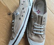 Women's shoes (Caterpillar brand)