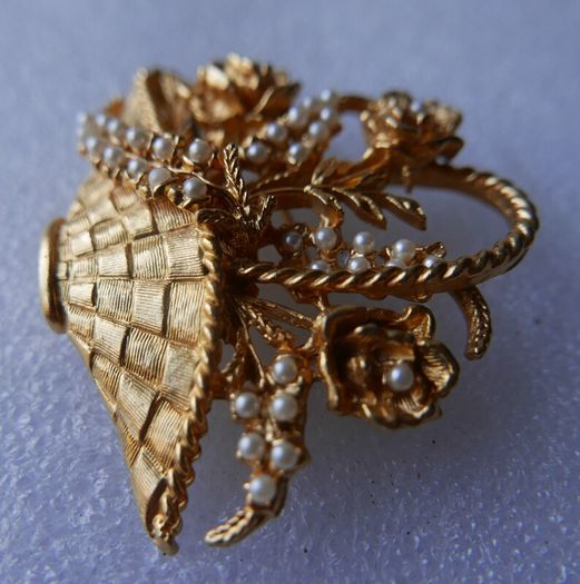 Vintage Floral Basket Brooch with  Pearls, Delicate Brooch