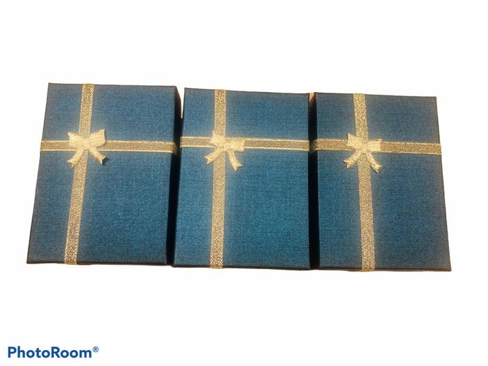 Folding Velour Necklace Displays