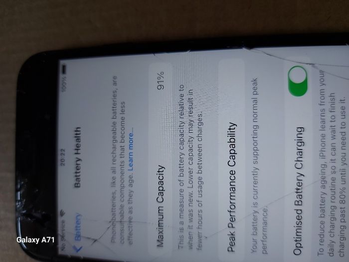 Apple Iphone 7, 32GB, Black, Battery Health 91%, Some screen damage but works fine. Activation lock removed on this phone